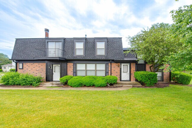 property at 1454 Inverrary Ln