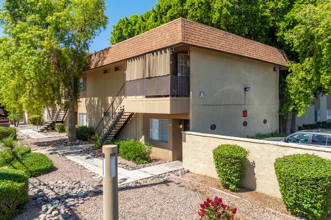 Oasis at Scottsdale in Scottsdale, AZ - Building Photo