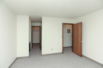 High Ridge in Bismarck, ND - Foto de edificio - Interior Photo