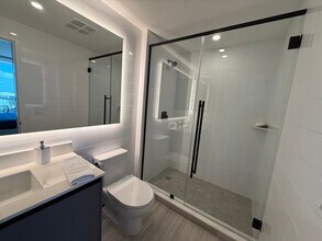 1027 NW 1st Ct, Unit B1 in Miami, FL - Building Photo - Building Photo
