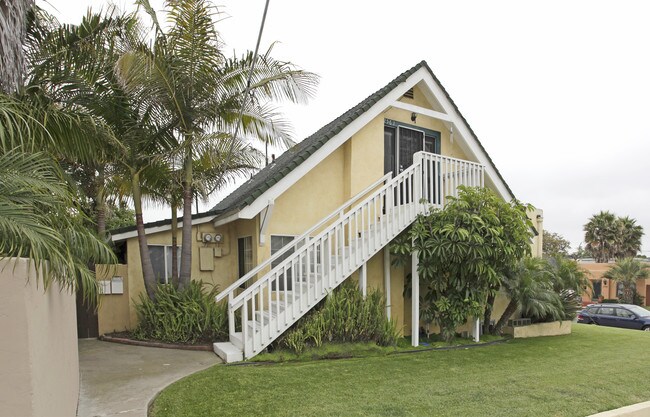 3791 Arnold Ave in San Diego, CA - Foto de edificio - Building Photo