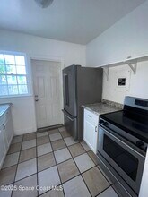 249 N Orlando Ave in Cocoa Beach, FL - Foto de edificio - Building Photo
