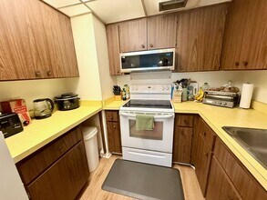 4805 Rilma Ave in Sarasota, FL - Building Photo - Building Photo