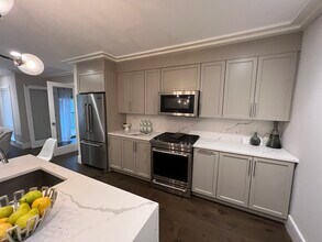 214 Market St in Boston, MA - Foto de edificio - Building Photo