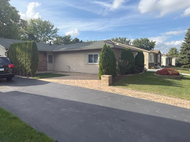 716 Ashton Ave in Romeoville, IL - Building Photo - Building Photo