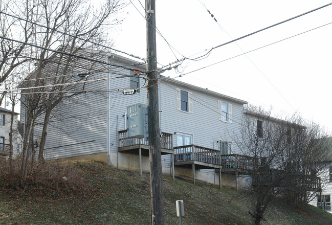 157-165 E Howard St in Bellefonte, PA - Building Photo - Building Photo