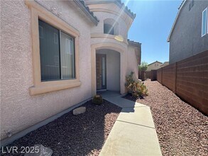 11270 Tenza Ct in Las Vegas, NV - Building Photo - Building Photo