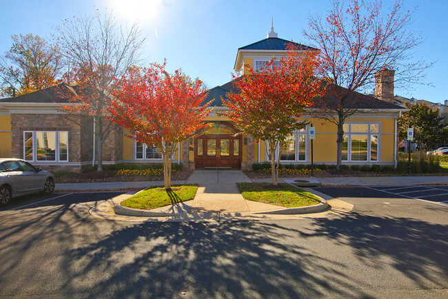 Broadlands in Ashburn, VA - Foto de edificio - Building Photo