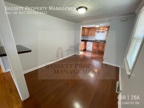 11 Lynette Dr in North Haven, CT - Building Photo - Building Photo