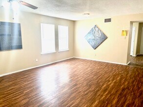 4336 Hulen Cir E in Fort Worth, TX - Building Photo - Building Photo