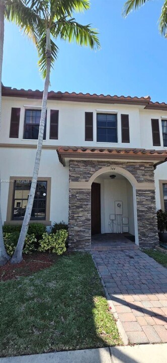 544 SE 32nd Ave in Homestead, FL - Building Photo