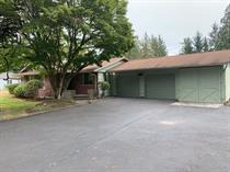 603 S Davies Rd in Lake Stevens, WA - Foto de edificio