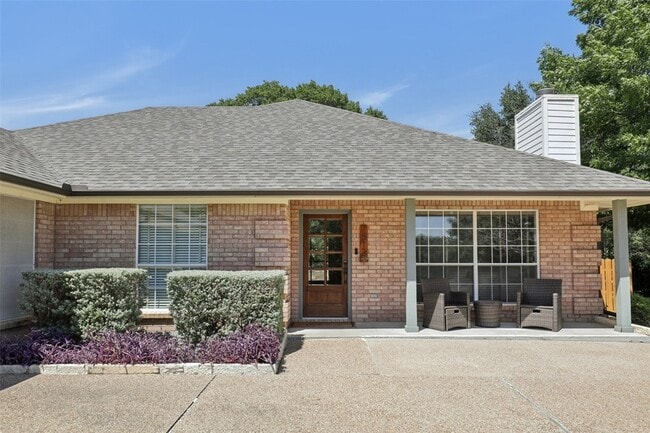 7512 Woodside Hl in Fort Worth, TX - Building Photo - Building Photo