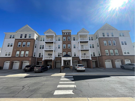 24636 Woolly Mammoth Ter, Unit 305 in Aldie, VA - Building Photo