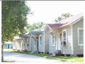 210 College St in Orange, TX - Foto de edificio