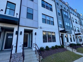 10529 Pleasant Br Dr in Raleigh, NC - Building Photo