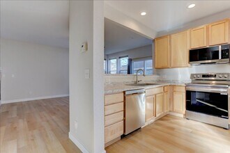 2577 McKay Landing Pkwy in Broomfield, CO - Building Photo - Building Photo