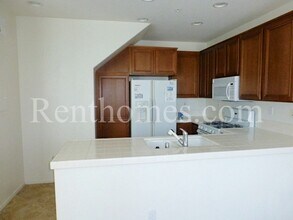 16938 Hutchins Landing in San Diego, CA - Building Photo - Building Photo