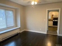 654 E Granet Ave photo'