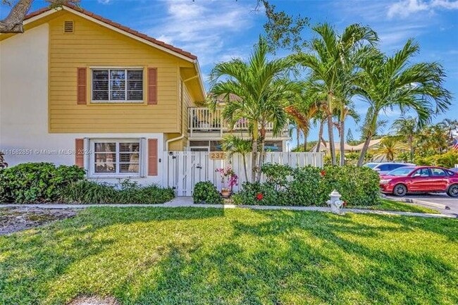237 Seabreeze Cir in Jupiter, FL - Building Photo - Building Photo