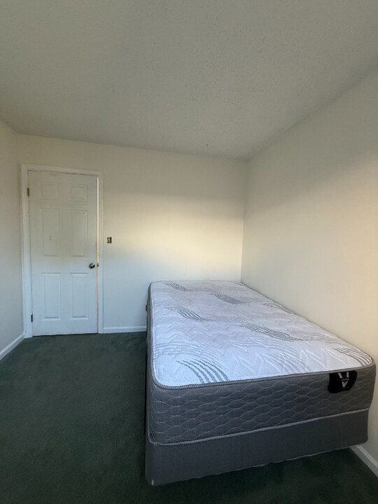 1727 Delaney St in Virginia Beach, VA - Building Photo