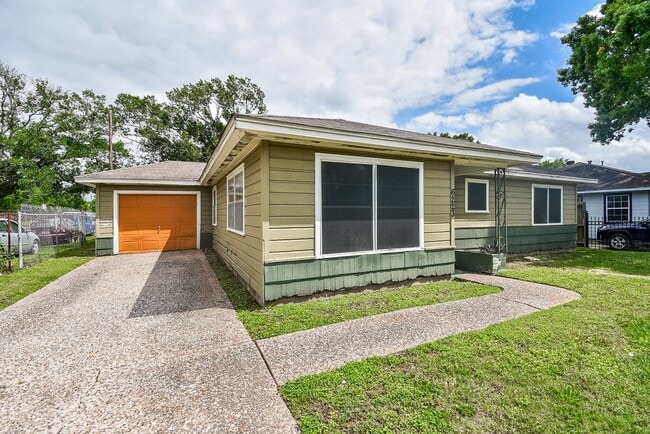 6223 Wayland St in Houston, TX - Building Photo - Building Photo