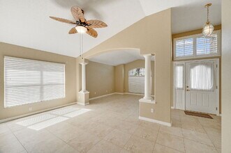 1634 Sun Gazer Dr in Rockledge, FL - Foto de edificio - Building Photo