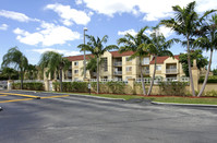 Villa Rustica in Hialeah, FL - Foto de edificio - Building Photo