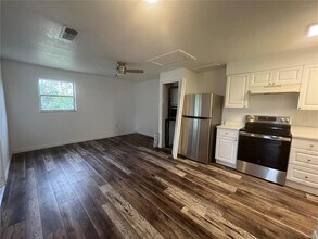 2422 Dixie Ave in Punta Gorda, FL - Building Photo - Building Photo