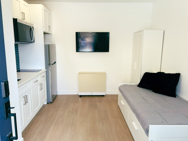 property at 1248 1/2 W 24th St