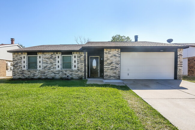 1013 Fort Scott Trail in Grand Prairie, TX - Building Photo - Building Photo