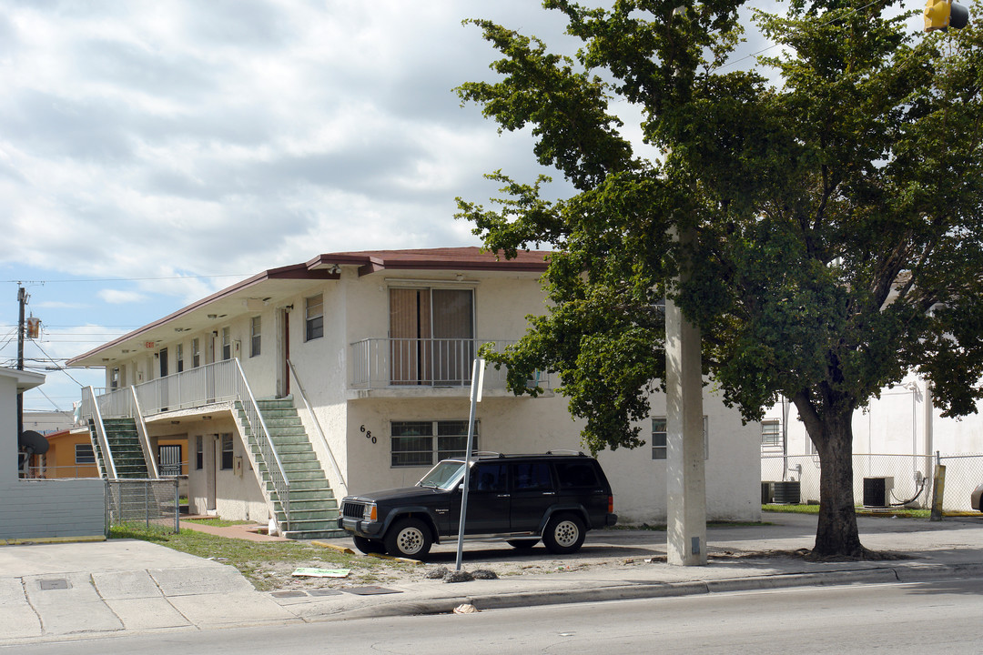 680 W 29th St in Hialeah, FL - Building Photo