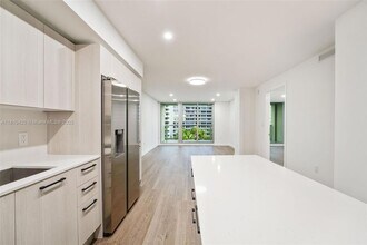 1500 Bay Rd, Unit N-0426 in Miami Beach, FL - Building Photo - Building Photo