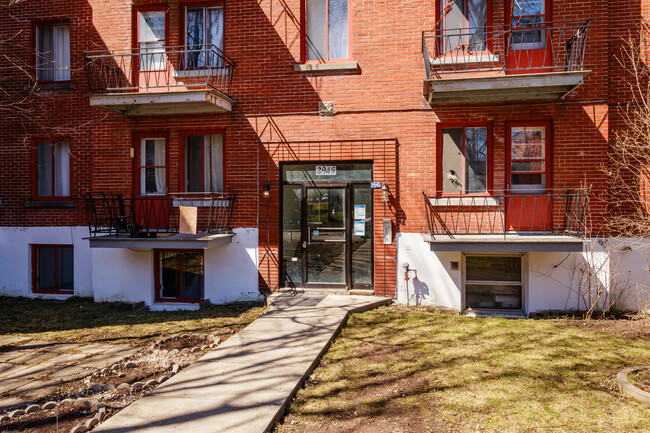 2945 Barclay Av in Montréal, QC - Building Photo - Building Photo