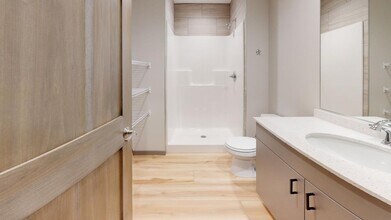 621 11th Ave SE in Minneapolis, MN - Building Photo - Building Photo