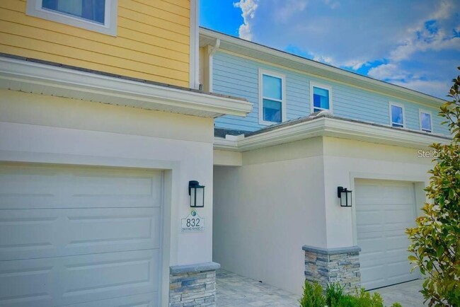 832 Driving Range Ct in Kissimmee, FL - Foto de edificio - Building Photo