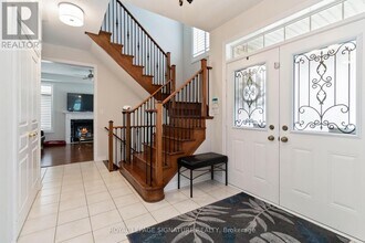 573 Gardenbrook Ave in Oakville, ON - Building Photo - Building Photo