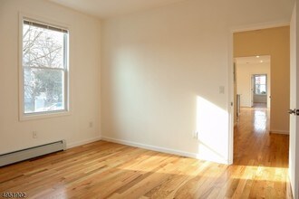 373 N 6th St in Newark, NJ - Building Photo - Building Photo