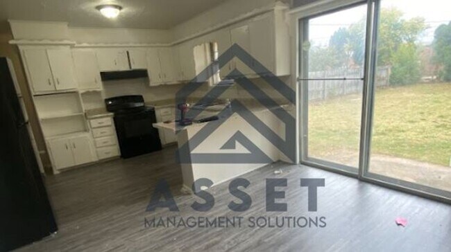 2201 SW 76th St in Oklahoma City, OK - Building Photo - Building Photo