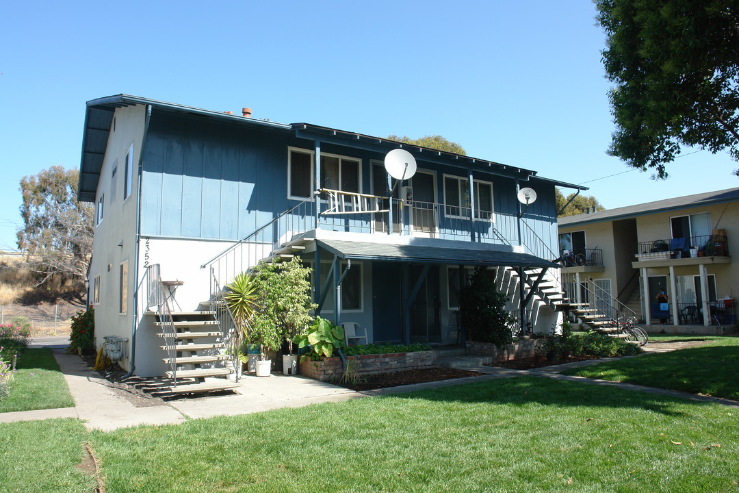 2352 William Dr in Santa Clara, CA - Building Photo