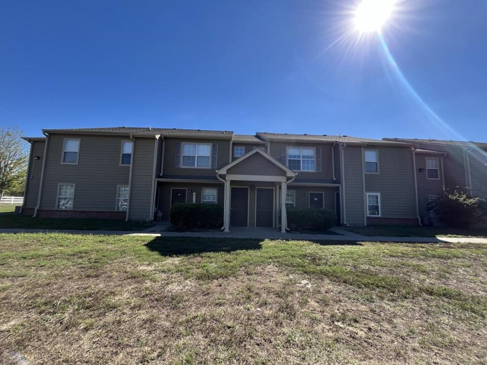 808 Shepherd St in Fort Scott, KS - Building Photo