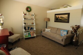 14343 S Bridgefield Dr in Draper, UT - Foto de edificio - Building Photo