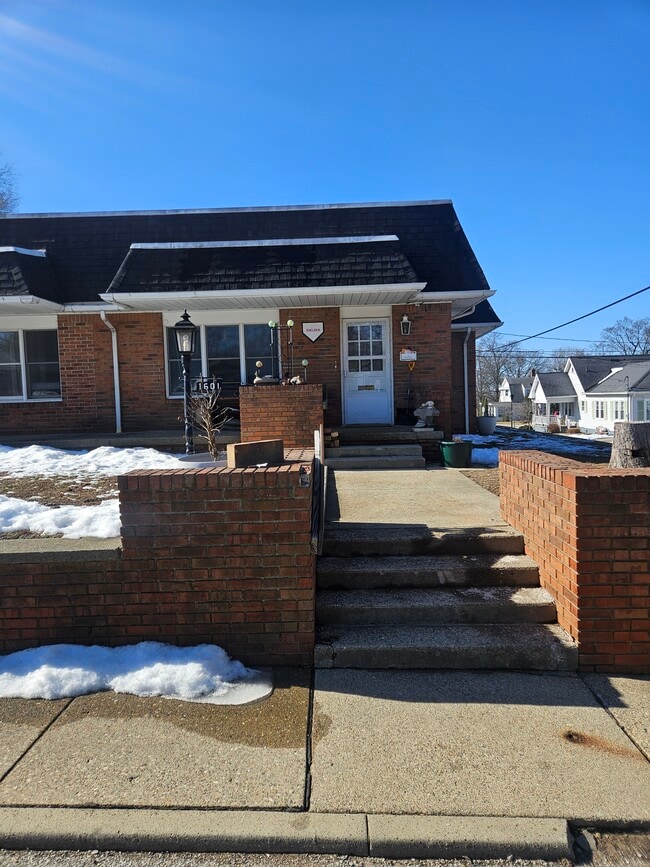 1603 Audubon Rd, Unit Right Side