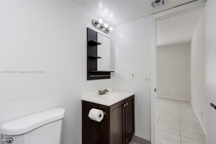 9170 NW 40th St, Unit 102-2 Apartments