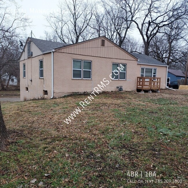 2430 SE Minnesota Ave in Topeka, KS - Building Photo - Building Photo