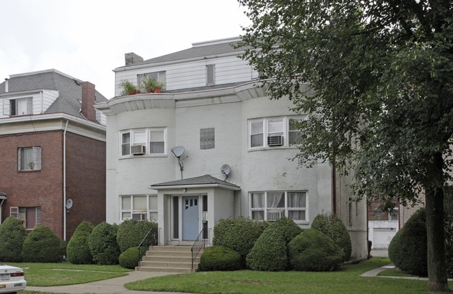 5507 Stanton Ave in Pittsburgh, PA - Foto de edificio - Building Photo