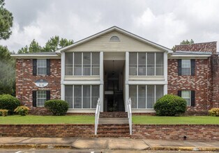 243 Oakley Ct in Columbus, GA - Building Photo - Building Photo