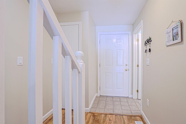 35 Montrose Dr in Stratham, NH - Building Photo - Building Photo