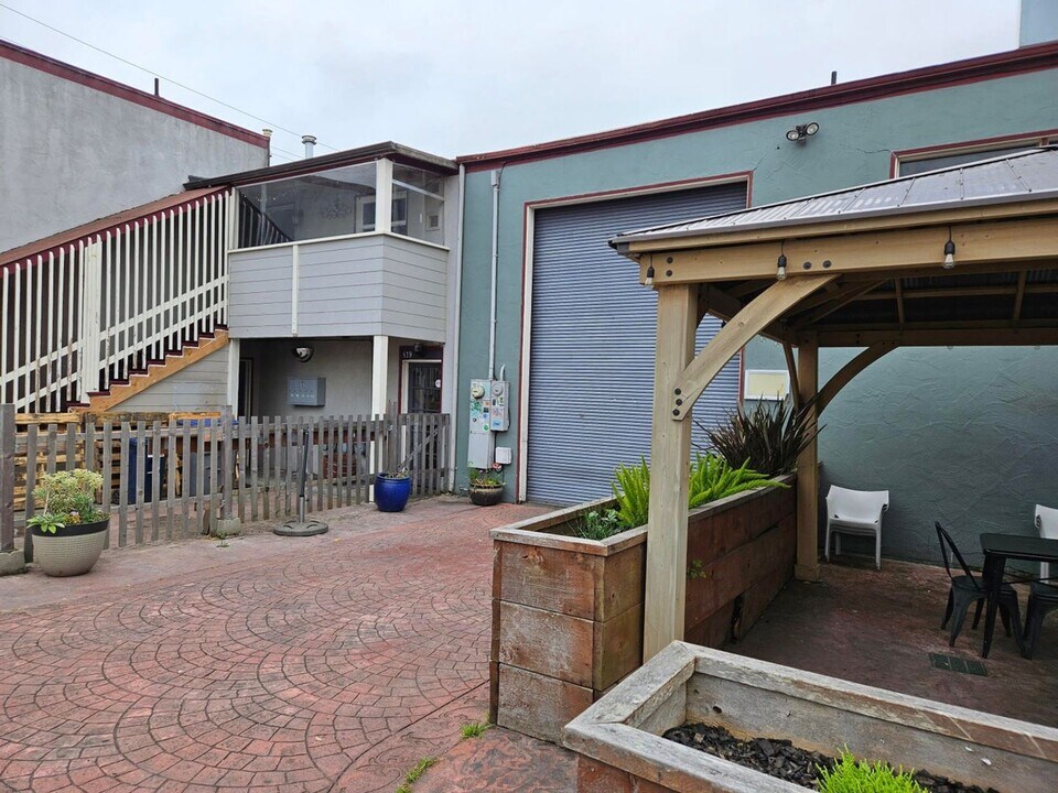 815 J St in Arcata, CA - Building Photo