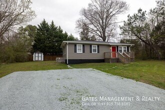 671 Cedar St in Hillsborough, NC - Building Photo - Building Photo